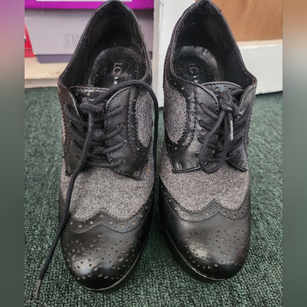 Size 7 Lauren Conrad Gray and black lace booties